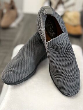 8M Women’s Euro Soft Jesse Grey FlyKnit Wedge Slip-on’s